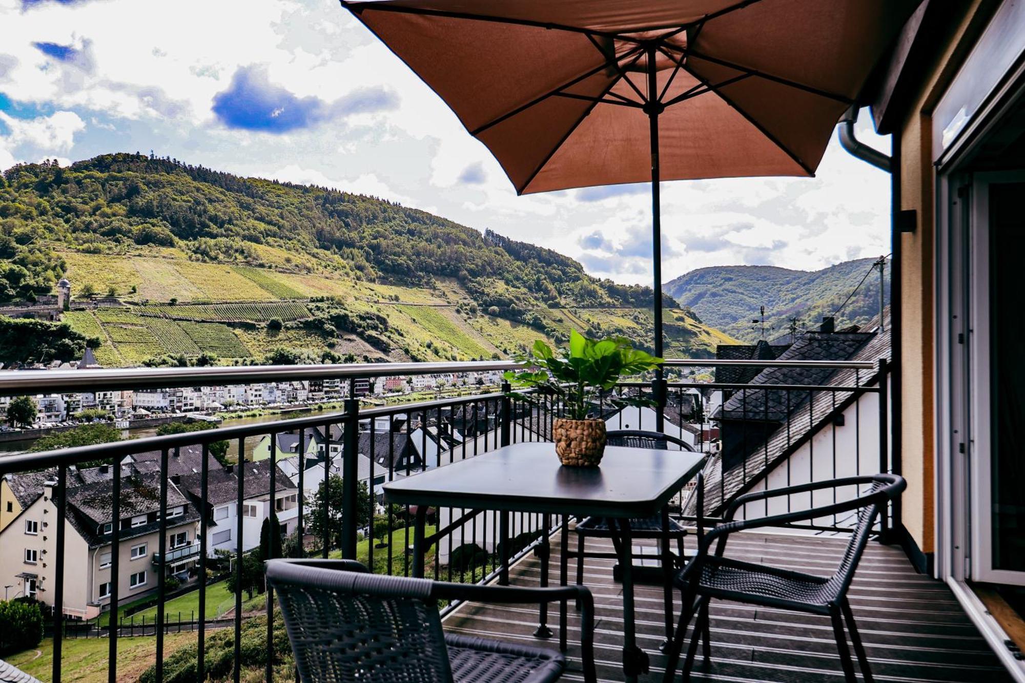 Sky Apartment, Blick Zur Mosel, Grosser Balkon, Kaffeemaschine, Smart Tv Целль-ан-дер-Мозель Экстерьер фото