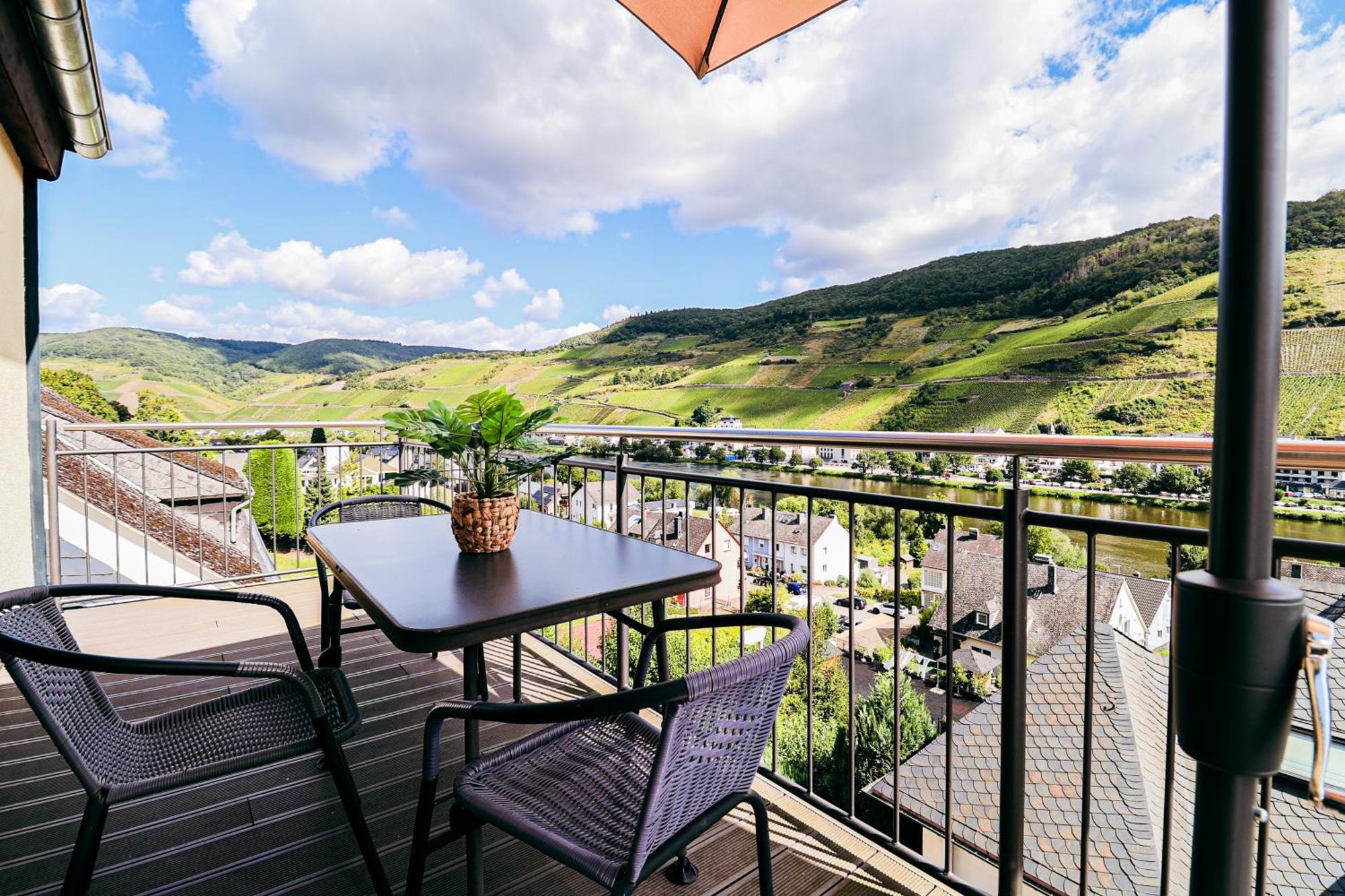 Sky Apartment, Blick Zur Mosel, Grosser Balkon, Kaffeemaschine, Smart Tv Целль-ан-дер-Мозель Экстерьер фото